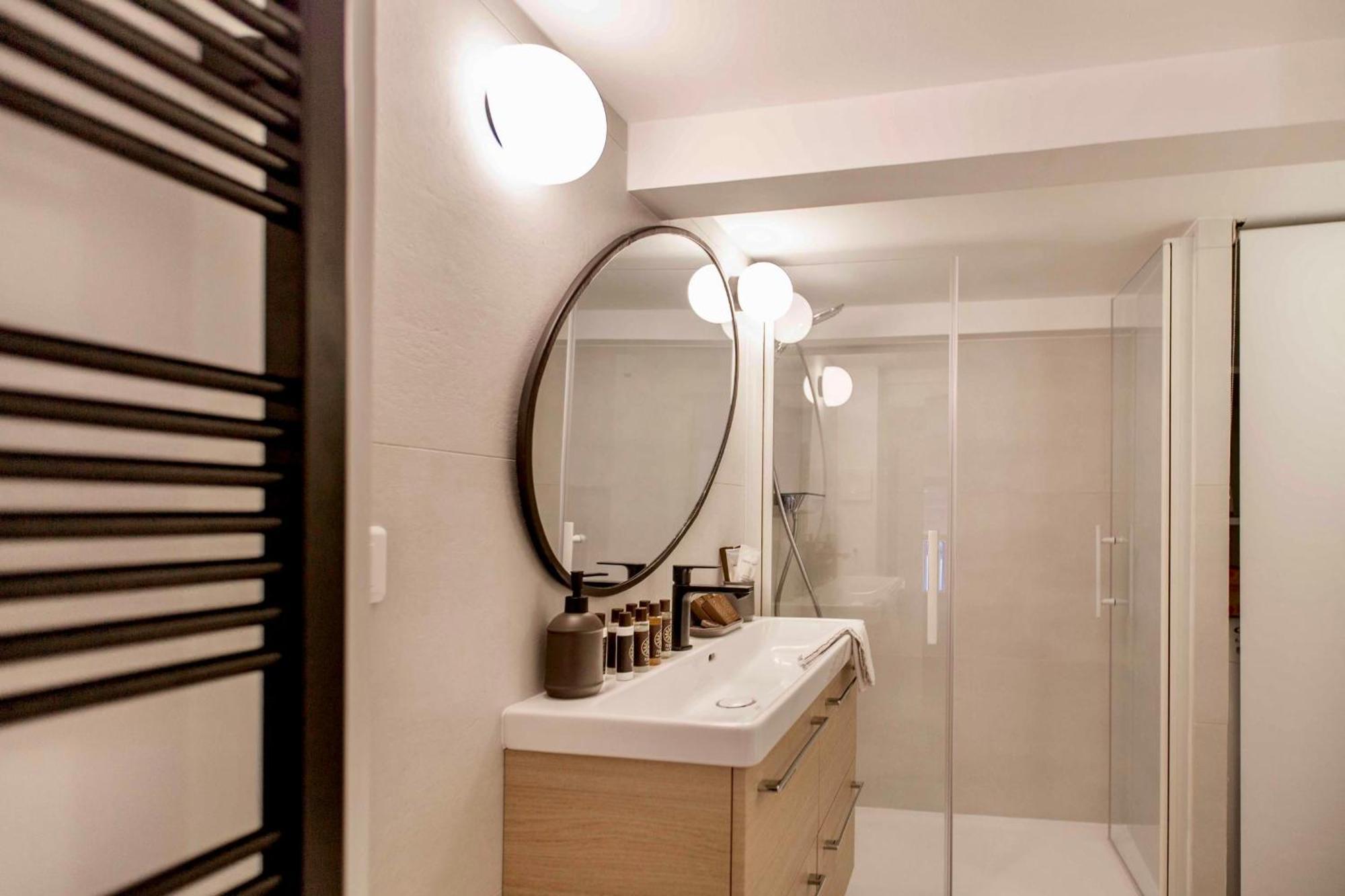 Suede Promenade Duplex Apartment At 1 Min From The Sea 2 Bathrooms Nisa Exterior foto