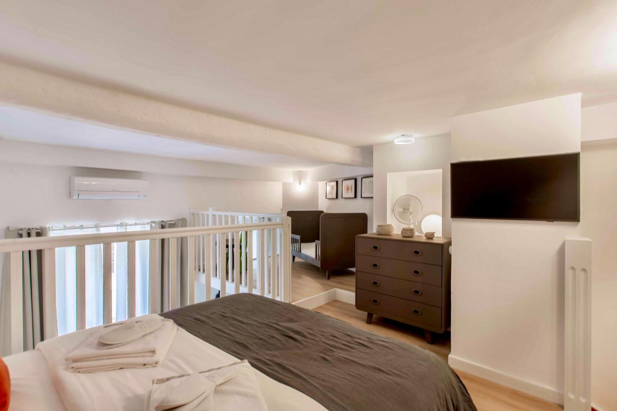 Suede Promenade Duplex Apartment At 1 Min From The Sea 2 Bathrooms Nisa Exterior foto