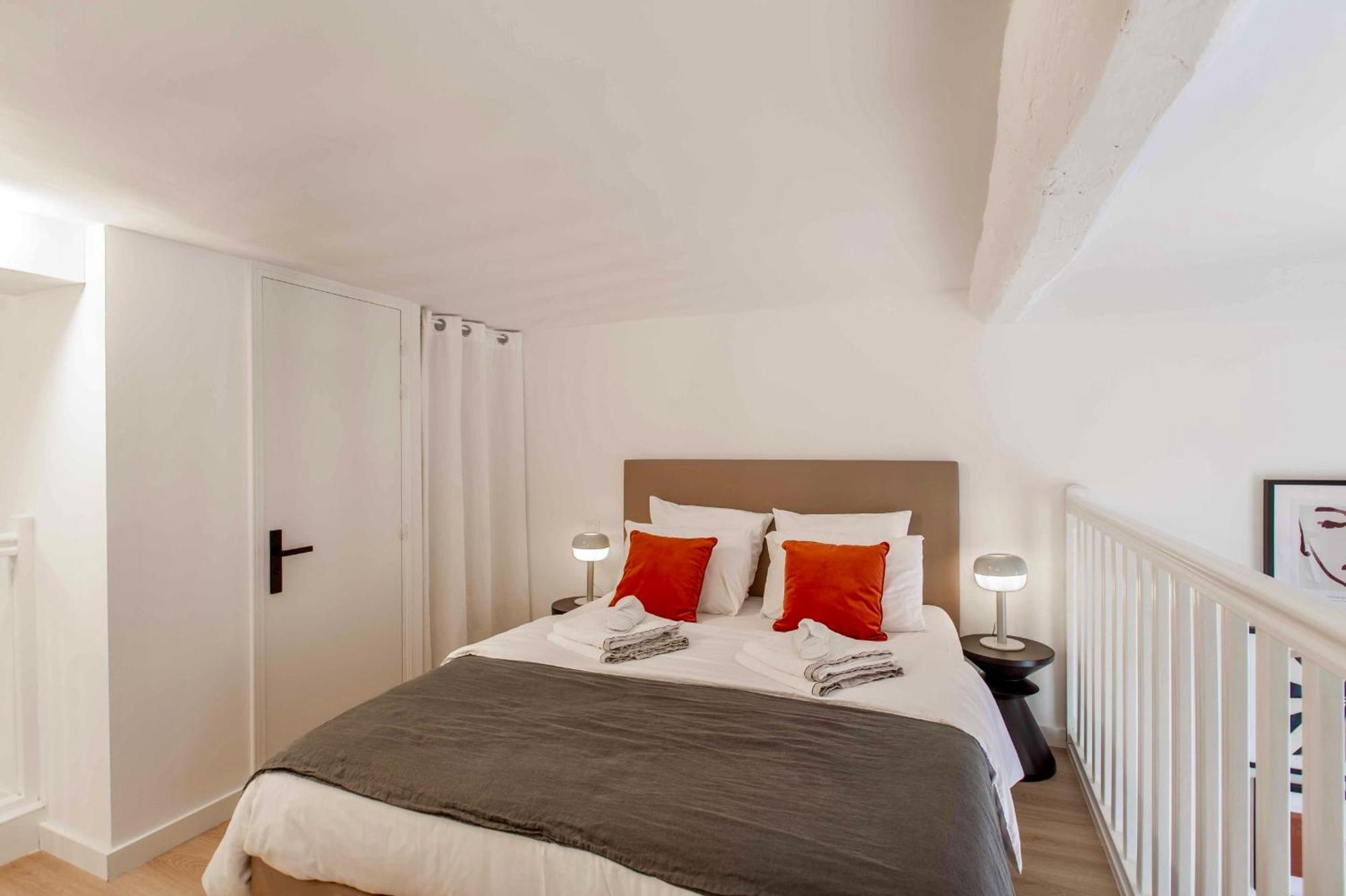 Suede Promenade Duplex Apartment At 1 Min From The Sea 2 Bathrooms Nisa Exterior foto